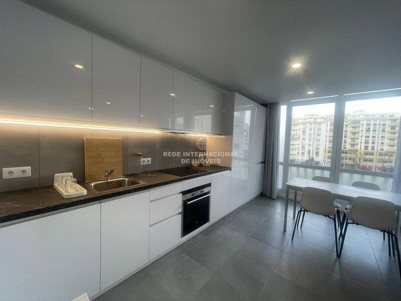 Apartamento T1 Totalmente Renovado no Centro de Quarteira - A 200 metros da Praia