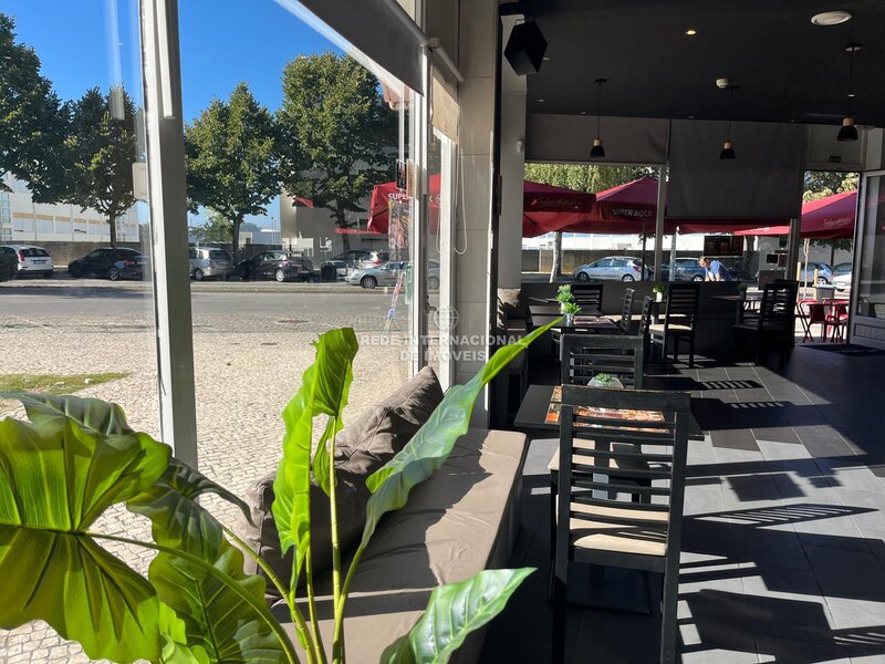 Café / Bar á venda em Jugueiros