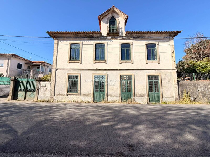 дом V3 старая Vila de Cucujães Oliveira de Azeméis - сады, чердак, гараж