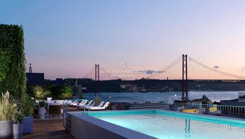 апартаменты T1 в центре Estrela Lisboa - зеленые зоны, система кондиционирования, двойные стекла, бассейн