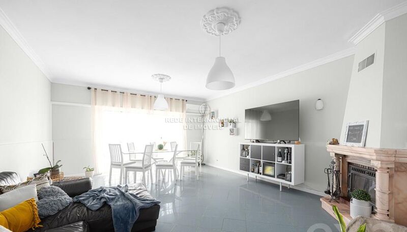 Apartamento em excelente estado T3 Sintra - garagem, varanda, excelente localização, lareira, arrecadação