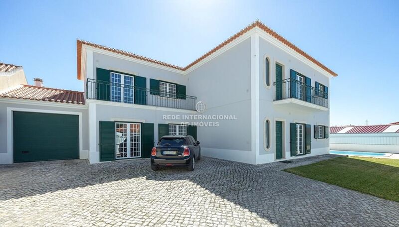 House Refurbished spacious 4 bedrooms Sobral de Monte Agraço - terrace, balcony, barbecue, central heating, swimming pool, garage, excellent location, garden, solar panels, solar panel, boiler