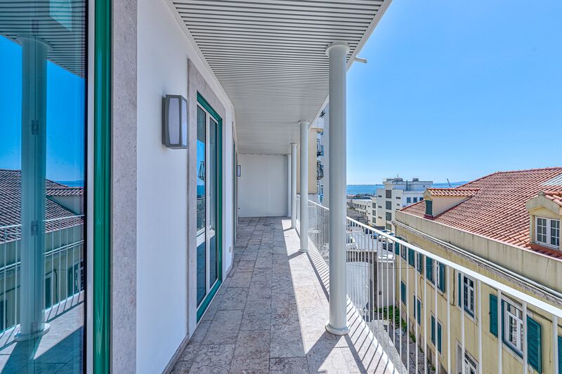 Apartamento T3 Moderno Centro Santos-o-Velho Lisboa - ar condicionado, jardins, varanda