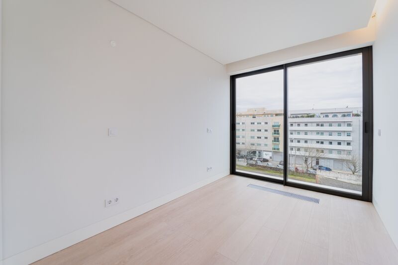 Apartment new 3 bedrooms center Matosinhos - balcony, great location, terrace, garden