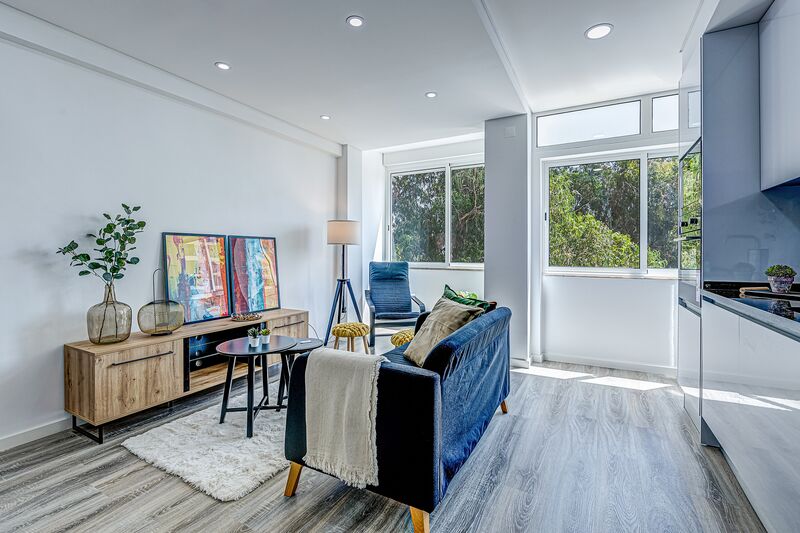 À venda Apartamento Renovado T2+1 Campo de Ourique Lisboa - jardim, equipado, mobilado, vidros duplos, excelente localização