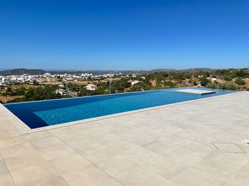 Moradia nova V4 São Clemente Loulé para comprar - piscina, terraços