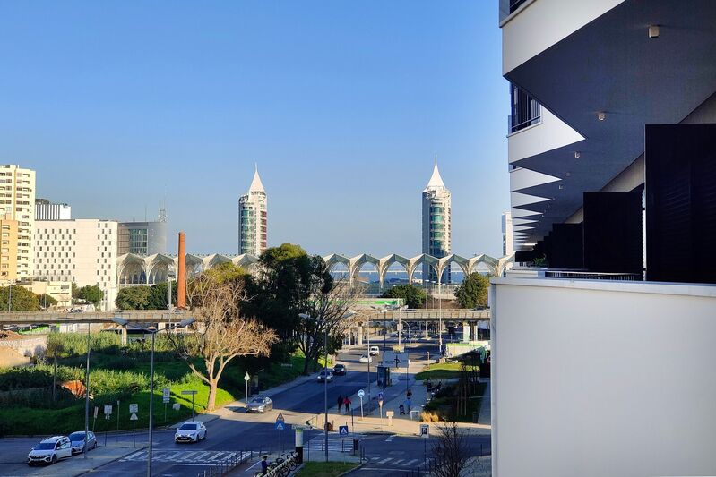 Apartamento T2 Moderno Parque das Nações Lisboa - arrecadação, varanda