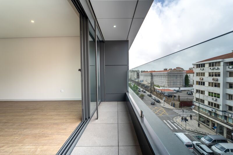 Apartment T2 neue in the center Boavista Cedofeita Porto - balcony, parking space, radiant floor, solar panels, garage