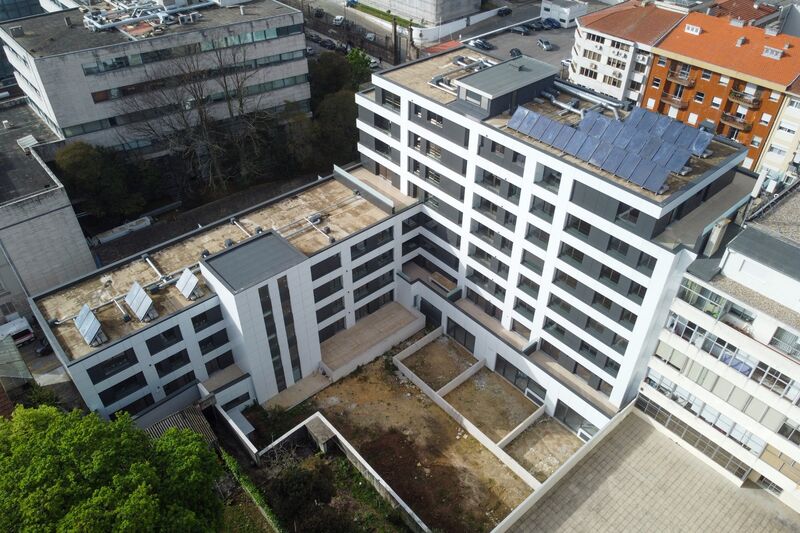 Apartamento T3 novo no centro Boavista Cedofeita Porto - piso radiante, painéis solares, varanda, lugar de garagem
