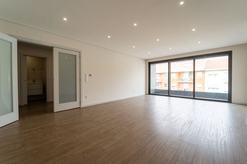 Apartment T3 nouvel in the center Boavista Cedofeita Porto - radiant floor, solar panels, garage, balcony, parking space