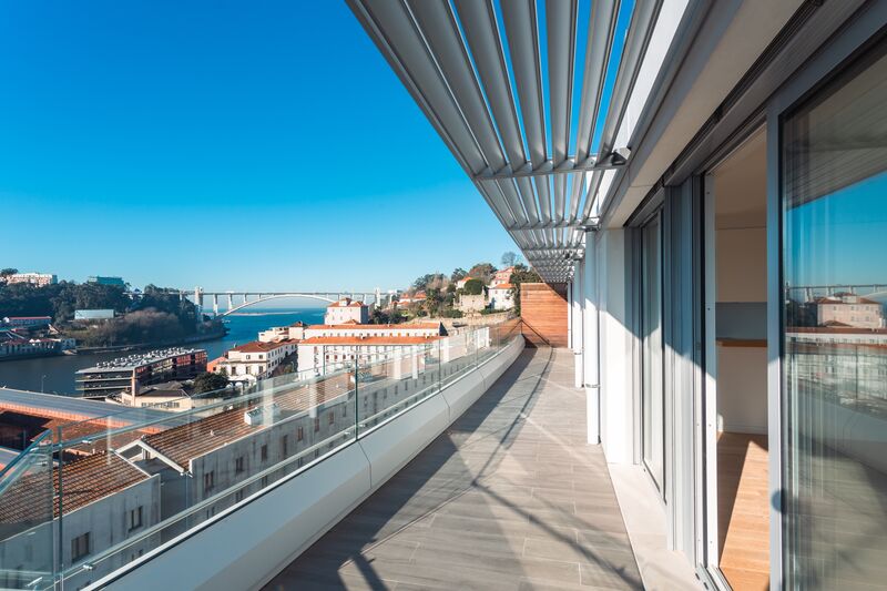 Apartamento novo T3 para venda Rua de Dom Pedro V Porto - ténis, garagem, piscina, varandas, condomínio privado, parque infantil, terraços, jardins