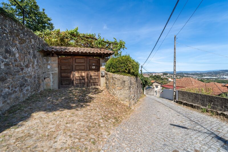 Farm V3 Roriz Santo Tirso - gardens, barbecue, garage, fireplace, attic, water, electricity, excellent access, fruit trees, balcony, water hole