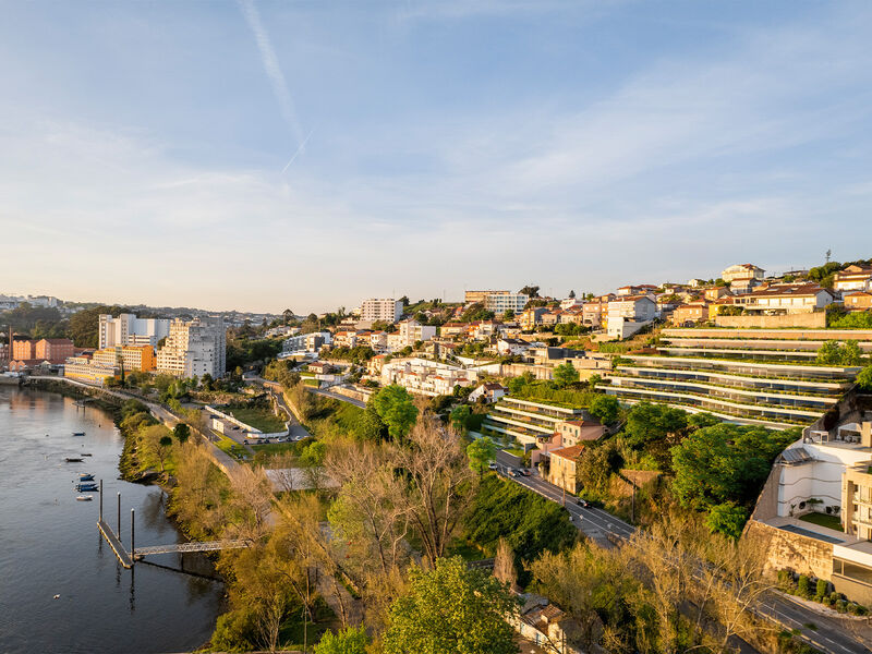 Apartment T2 Gondomar - swimming pool, terrace, garage, gated community