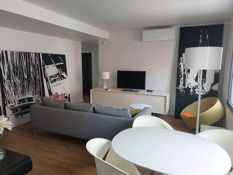 Apartamento novo T2 Alcântara Lisboa - lugar de garagem, arrecadação