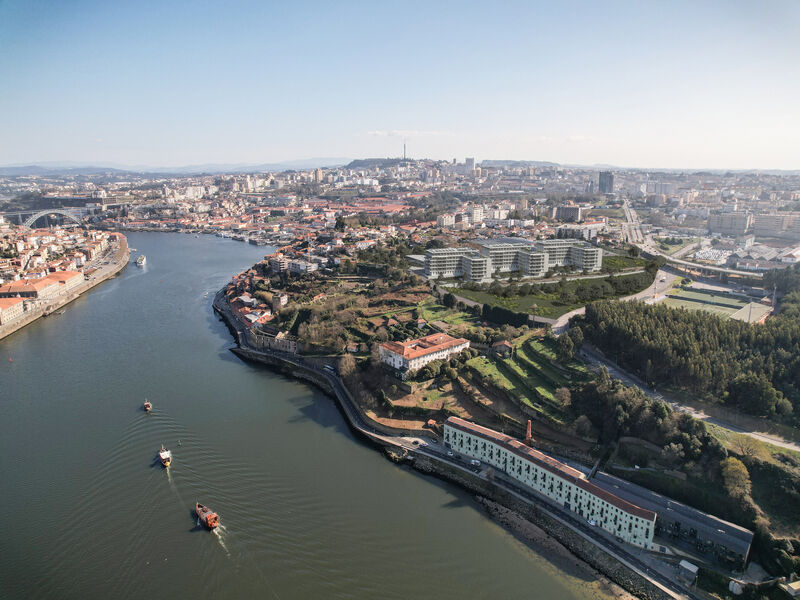 Apartment T3 Castelo de Gaia Vila Nova de Gaia - solar panels, garage, barbecue, gardens, fireplace, balcony, air conditioning