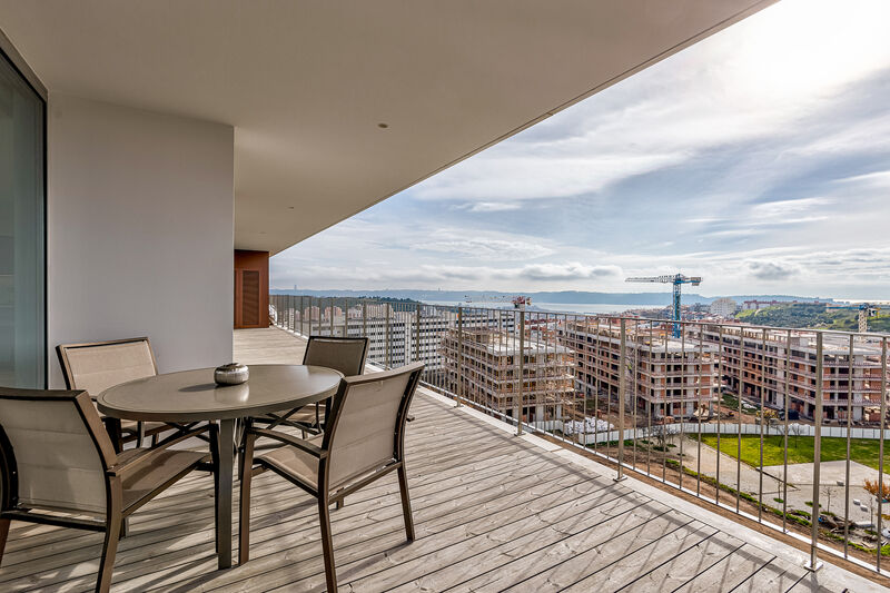 Apartamento T4 novo Miraflores Algés Oeiras - jardim, piscina, ar condicionado, varanda, terraço