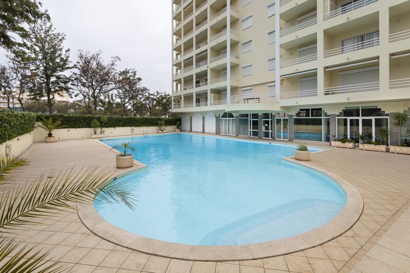 Apartamento no centro T2 Vilamoura Quarteira Loulé - piscina, lugar de garagem, varanda, cozinha equipada, condomínio fechado