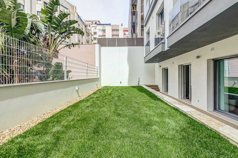 Apartamento novo T3 Avenida 5 de Outubro São Sebastião da Pedreira Lisboa - arrecadação, jardim, terraço, isolamento acústico, excelente localização, lugar de garagem, ar condicionado, 1º andar, vidros duplos