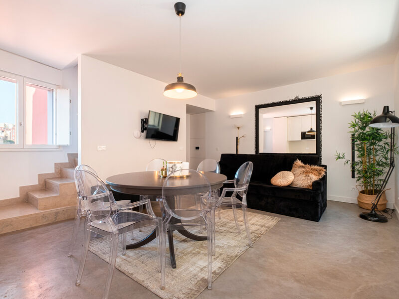 Apartamento T2 Renovado no centro Rossio Pena Lisboa - mobilado