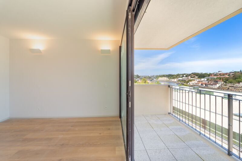 Apartamento novo T2 Santa Marinha Vila Nova de Gaia - condomínio privado, varanda, arrecadação, vista rio, garagem, terraço, zona calma, ar condicionado