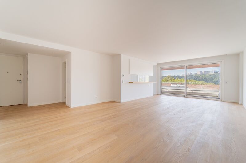 Apartment nieuw T3 Centro Massarelos Porto - great location, garage, thermal insulation, playground, balcony, double glazing