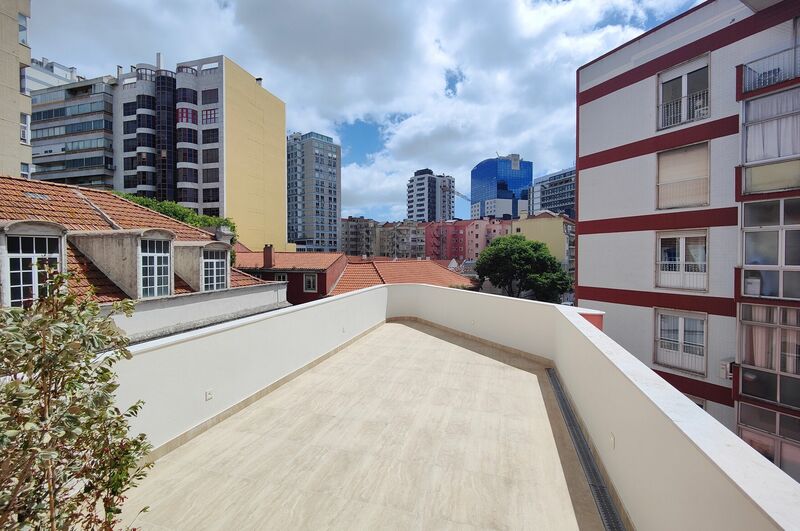 Apartamento T2 Moderno Amoreiras Campolide Lisboa - cozinha equipada, jardim, garagem, terraço