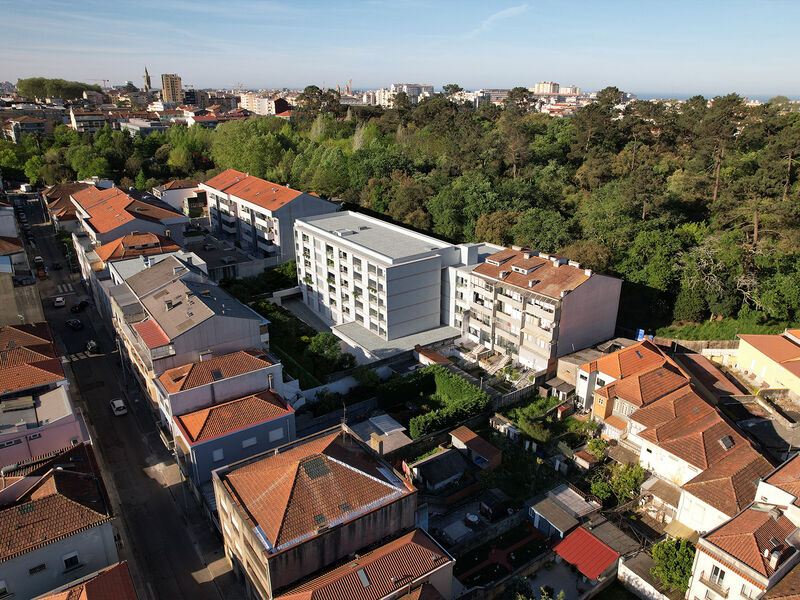 Apartment 2 bedrooms Covelo Paranhos Porto - balcony, equipped, garage, playground