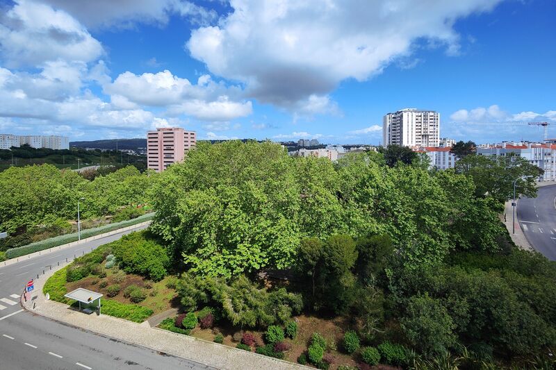 Apartment T2 Linda-a-Velha  Oeiras - marquee, garden, swimming pool, lots of natural light