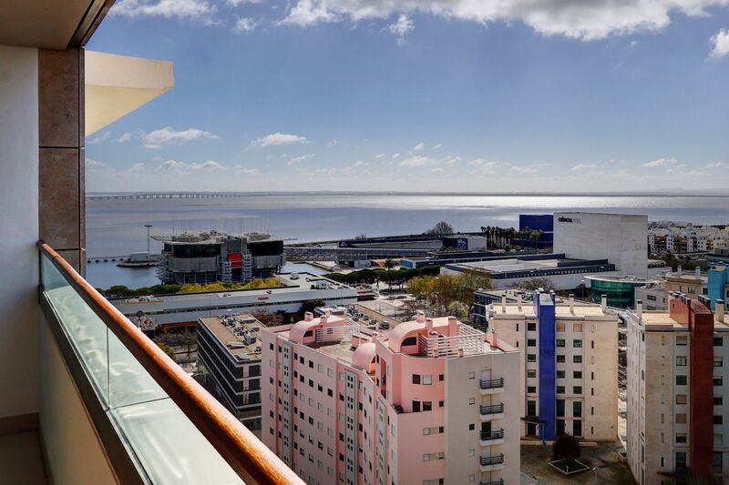 Apartamento T3 Parque das Nações Lisboa - varanda, garagem, aquecimento central, equipado, arrecadação, ar condicionado