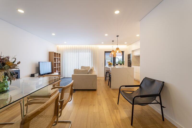 Apartamento Moderno T2+1 Zona Histórica Matosinhos - lugar de garagem, mobilado, varanda, vidros duplos