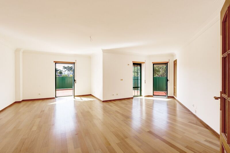 Apartamento T2 Remodelado Alto da Pampilheira Cascais - cozinha equipada, terraço, garagem