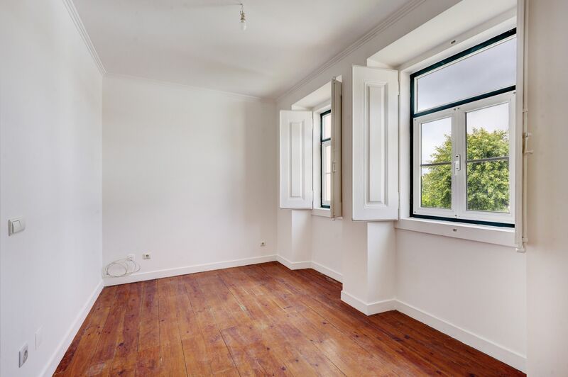 Apartment 2+1 bedrooms Campo de Ourique  Santo Condestável Lisboa - terrace, gardens, double glazing, garden