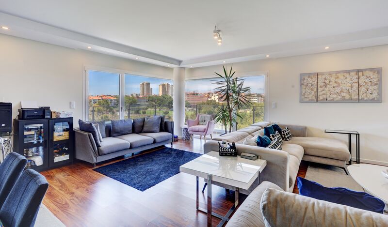 Apartment T4 Carcavelos Cascais - , ,