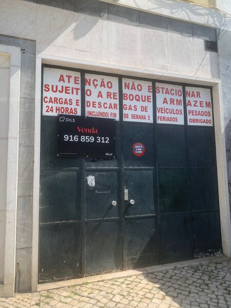 Warehouse with 194sqm Avenida Infante Santo  Lapa Lisboa - central location