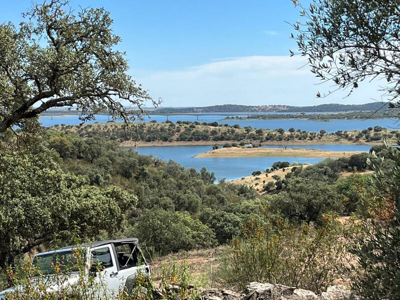 Land with 6900sqm Alqueva Reguengos de Monsaraz - water, cork oaks