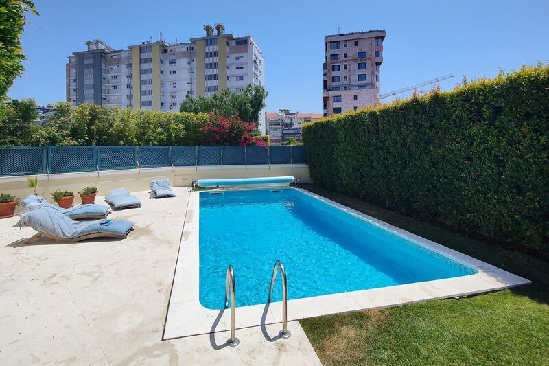 Apartment 3+1 bedrooms Estrela  Prazeres Lisboa - swimming pool, store room, green areas, double glazing, garage, terrace, river view, garden
