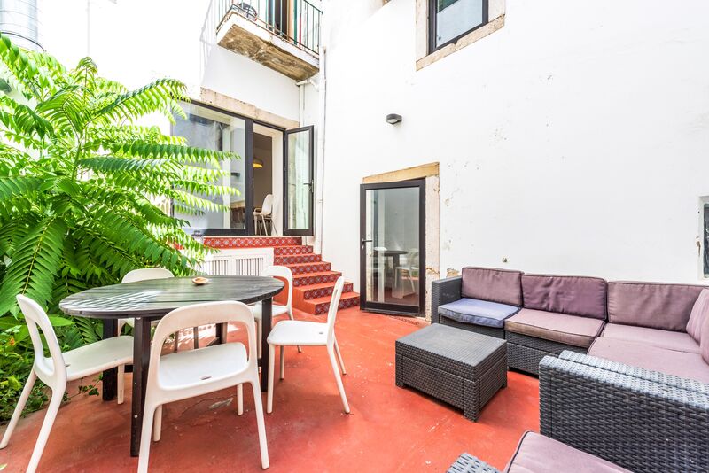 Apartamento T3 Misericórdia Lisboa - terraço, equipado, mobilado, jardim