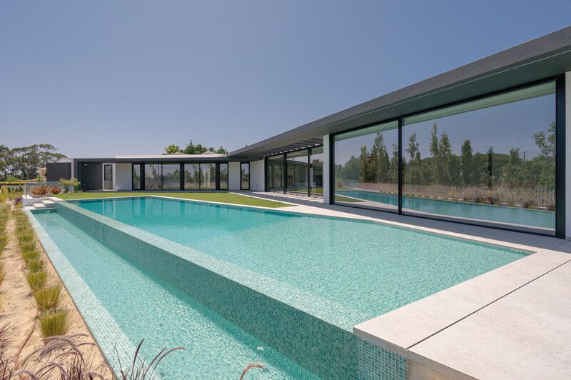House nueva V5 Beloura  São Pedro Penaferrim Sintra - alarm, green areas, tennis court, garage, balcony, solar panels, swimming pool, garden