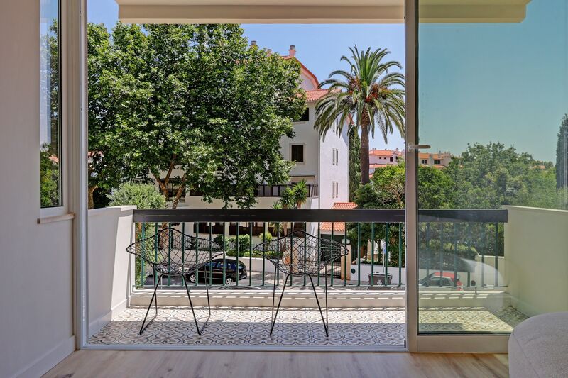 Apartment sea view T1 Monte Estoril Cascais - store room, lots of natural light, balcony, garage, air conditioning, sea view, kitchen