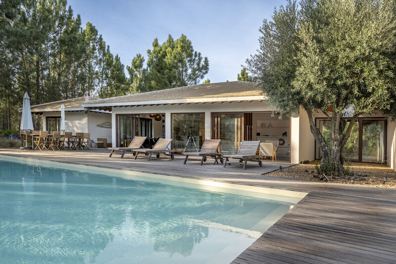 Moradia V3 de luxo Muda Grândola - jardim, ténis, piscina