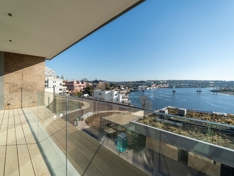 дом V3 новые Freixo Campanhã Porto - бассейн, солнечные панели, балконы, вид на реку, сад, теннисный корт, кондиционер, гараж
