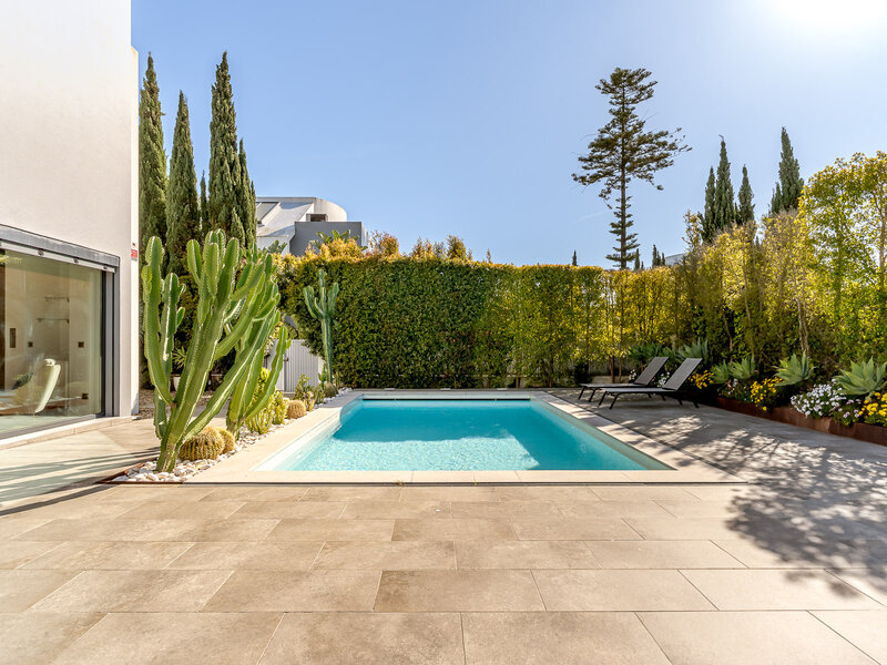Huis Vrijstaand V5 Estoril Cascais - terrasen, garage, balkons, barbecue, beveiligd complex, groene zones, zwembad, openhaard, airconditioning, tuin
