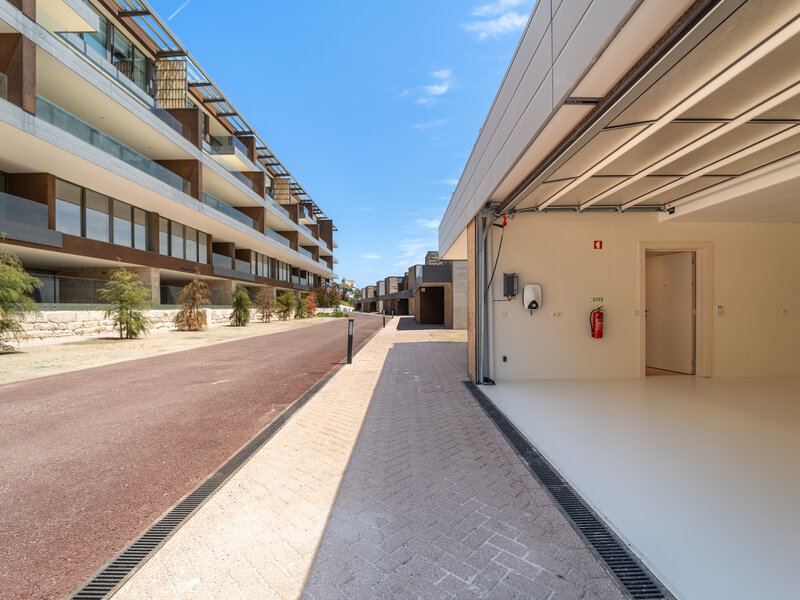 дом V4 Freixo Campanhã Porto - балконы, зеленые зоны, сады, закрытый жилой комплекс, террасы, теннисный корт, бассейн
