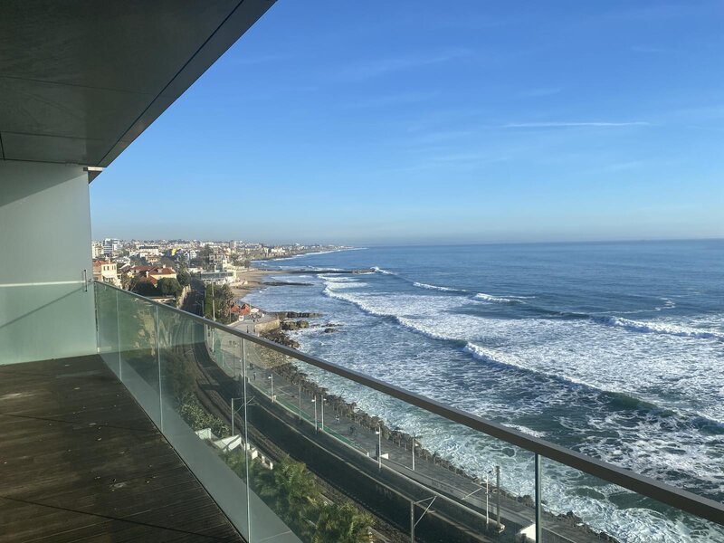 Apartamento T3+1 Cascais - vidros duplos, arrecadação, piscina, condomínio privado, equipado, terraço, banho turco, sauna, jardins, ar condicionado