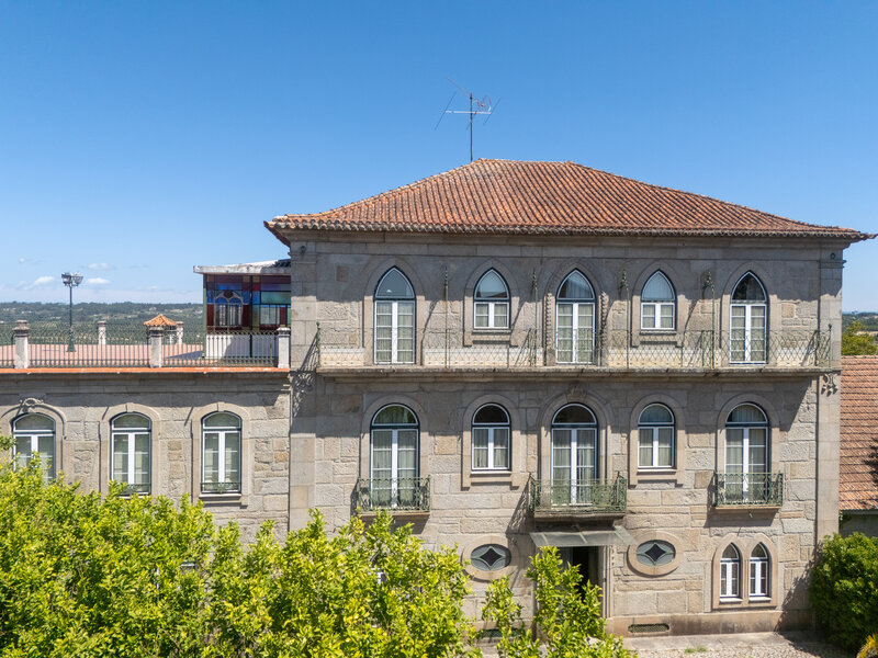 Quinta Nelas - zonas verdes, árvores de fruto, ténis, garagem, jardins, terraço, piscina