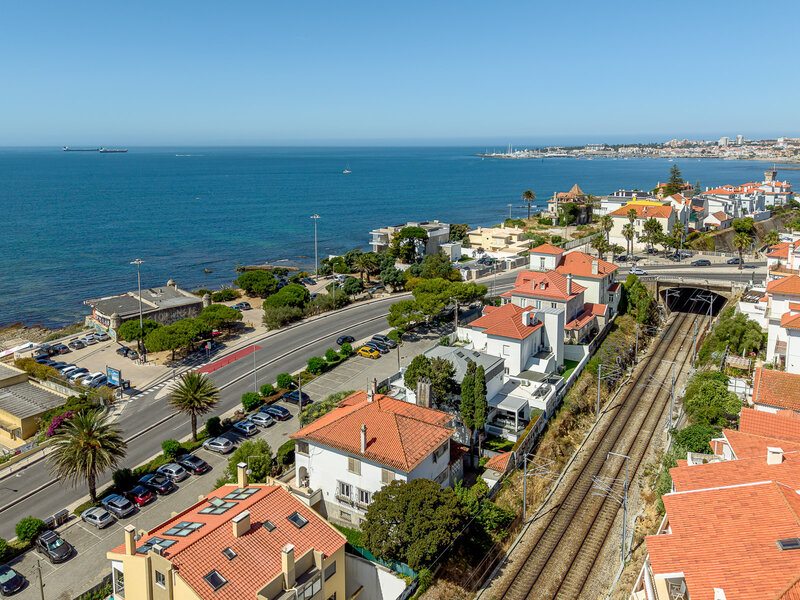 House 9 bedrooms Centro  Estoril Cascais - balconies, fireplace, green areas, sea view, garage