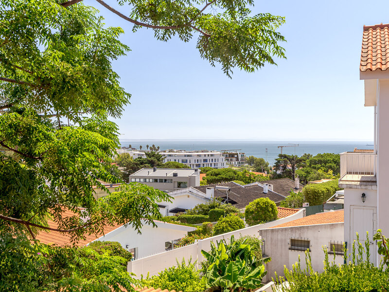 House 6 bedrooms Isolated excellent condition Centro  Cascais - green areas, garden, sea view, terrace
