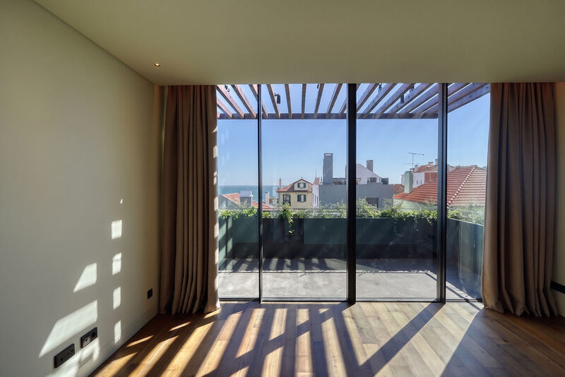 Penthouse T3 com vista mar, nova construção no Estoril