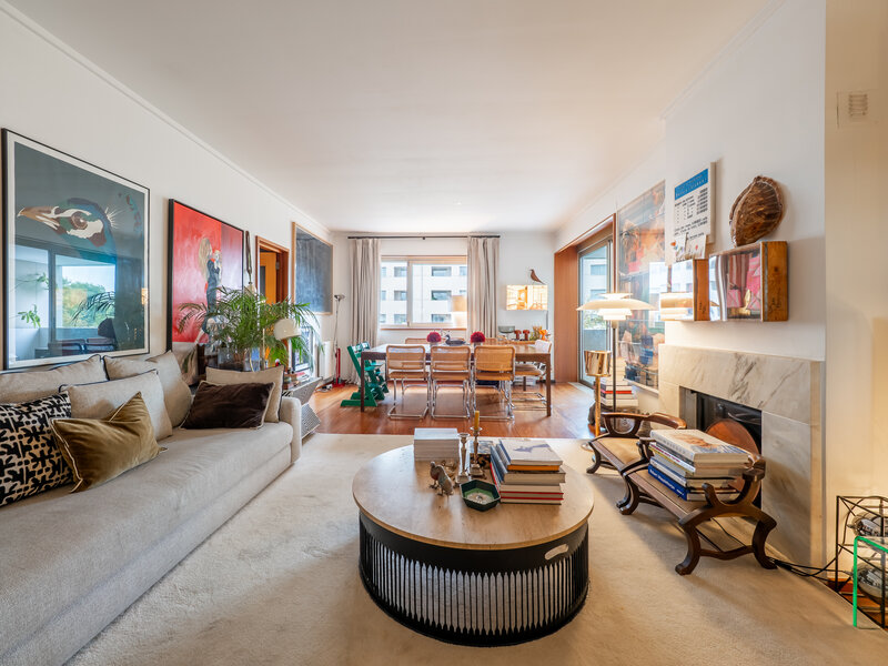 Apartamento T3 com garagem e arrumos em Aviz