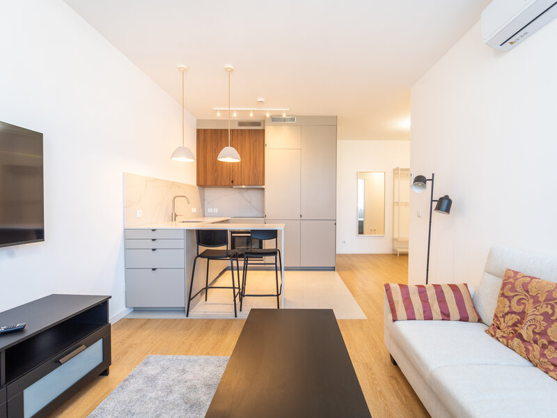 Apartamento T1 Renovado, no Centro do Porto, com Lugar de Garagem